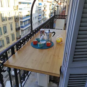 Pretty And Quiet Floor 2 Bedroom Flat In The Port Area Of Apartment